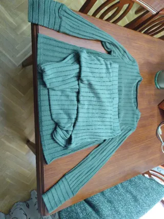 Conjunto Falda y Jersey Verde