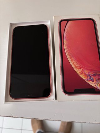 iPhone XR 256 GB Coral. 87% batteria. Custodia