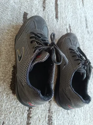 Zapatos COFRA seguridad (talla 39)