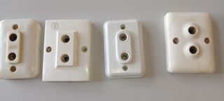 Enchufe bipolares antiguos superficie, SIMON,GILMA