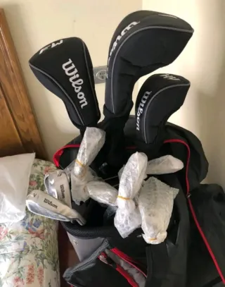 Set 11 Palos Golf sin estrenar, y Bolsa Wilson