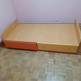 GRATIS Cama 190cm con dos cajones.