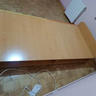 GRATIS Cama 190cm con dos cajones.