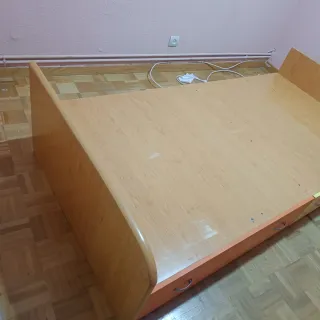 GRATIS Cama 190cm con dos cajones.