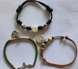Pulseras de cuero y plata de ley