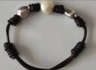 Pulseras de cuero y plata de ley