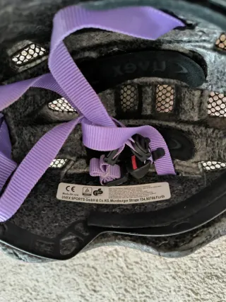 Casco infantil Uvex bicicleta