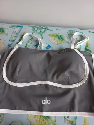 Conjunto deportivo Alo mujer gris, a estrenar