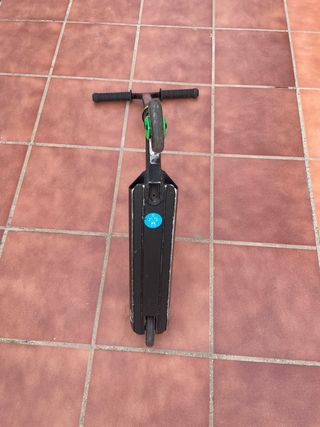 Patinete Oxelo Negro y Verde