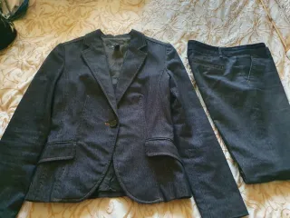 Traje chaqueta pantalón T.38 vaquero Zara.