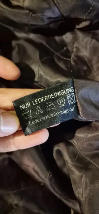 Chaqueta de cuero marron oscuro