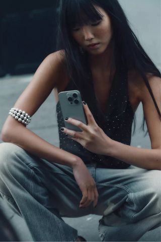 Pulsera rígida Zara bolas metálicas plateada