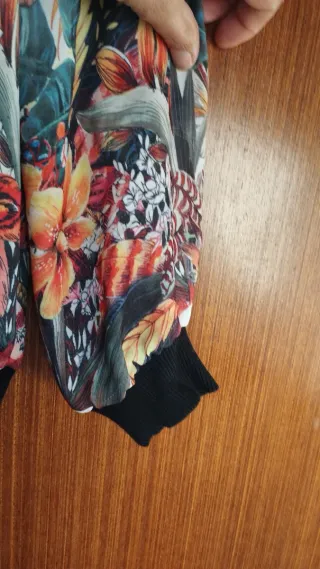 Blusa estampada, manga ranglan. ZARA BASIC.