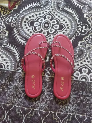 Sandalias Miss rojas talla 38