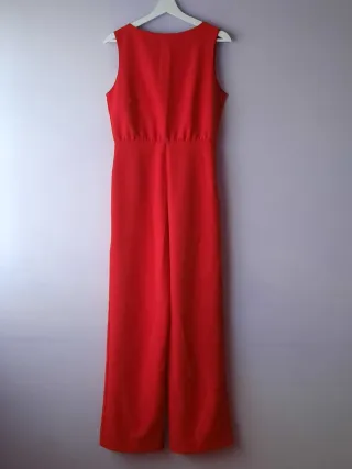 Mono rojo tirantes espalda descubierta