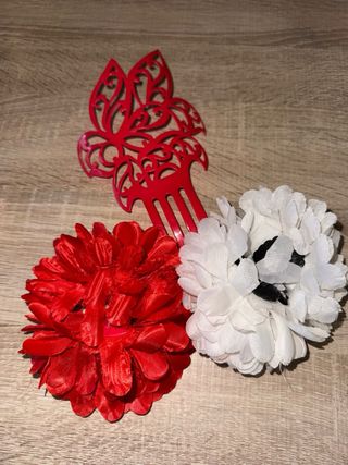 Falda flamenca con lunares + manton rojo bordado