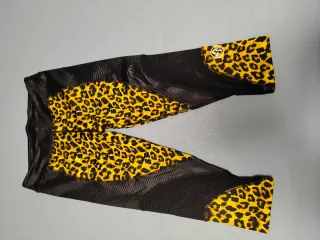 Mallas deportivas marca Zumba estampado leopardo