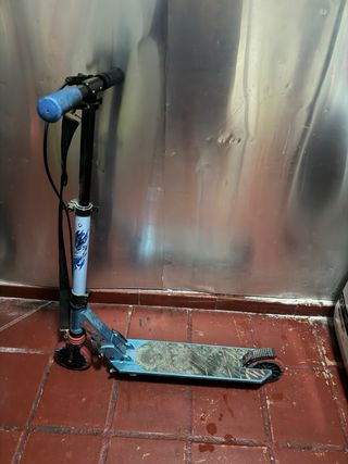 Patinete infantil azul plegable