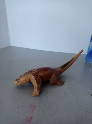 Figura lagarto madera tallada África antigua