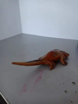 Figura lagarto madera tallada África antigua