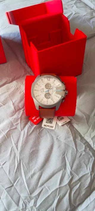 Reloj Diesel Hombre Caja Plateada Correa Marrón