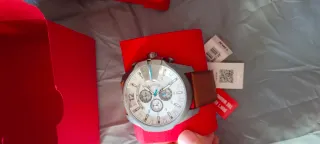 Reloj Diesel Hombre Caja Plateada Correa Marrón