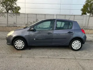 RENAULT CLIO 1,5dci 85cv 5 puertd DISTINTIVO B