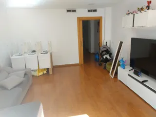 Se alquila habitación