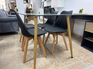 Oportunidad Comedor: Mesa de Cristal + 4 Sillas