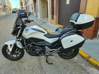 Honda NC 750 S blanca