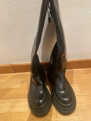 Botas altas Zara talla 37 negras