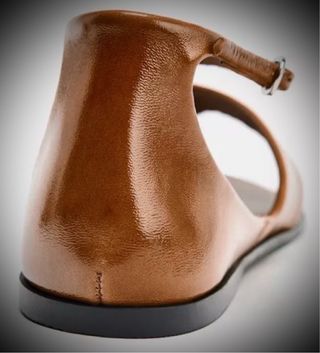 Sandalias de piel marrón