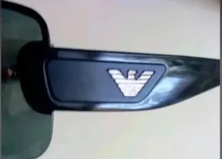 Gafas de sol deportivas negras y grises