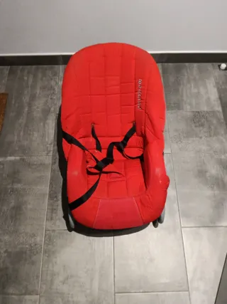 Silla de bebe roja