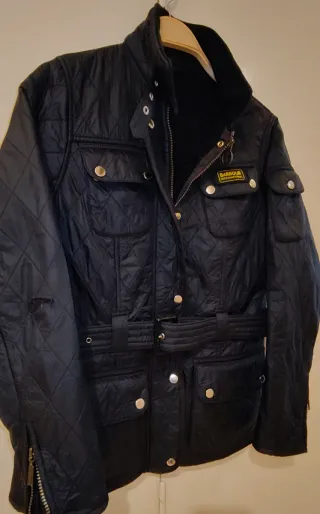 Chaqueta Barbour acolchada negra