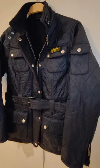 Chaqueta Barbour acolchada negra