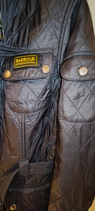 Chaqueta Barbour acolchada negra