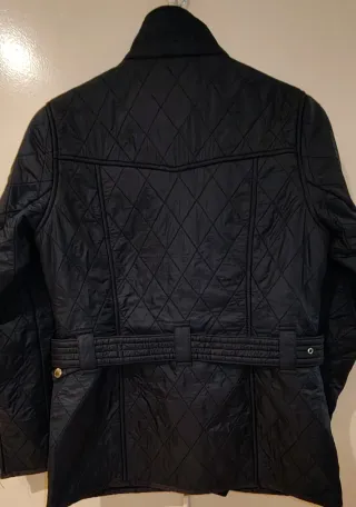 Chaqueta Barbour acolchada negra