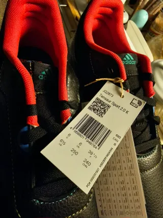 Scarpe Adidas nere e rosse