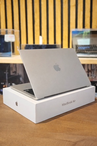 MACBOOK AIR 13" M4 256GB DORADO 2024 - 4 CICLOS