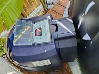 Jacuzzi inflable azul y blanco