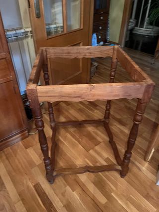 Mesa camilla antigua de madera, precio negociable
