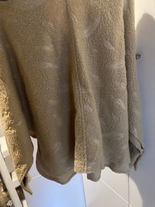 Sudadera tipo poncho Zara borreguito beige