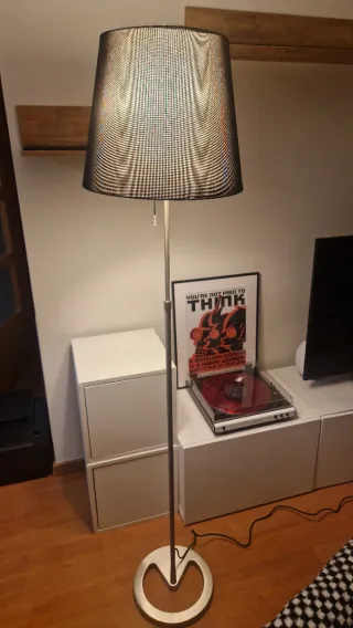 Lámpara de pie IKEA Nyfors luz regulable