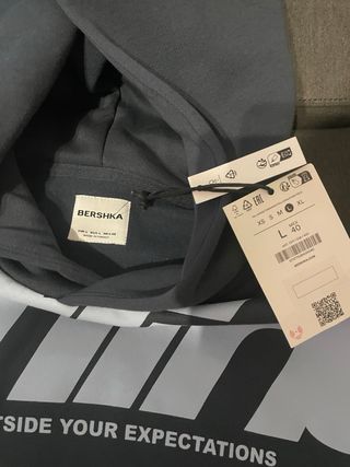 Sudadera Bershka Nueva Offline – Talla L