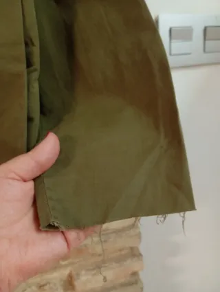 Camisa Zara TRF verde militar con parches