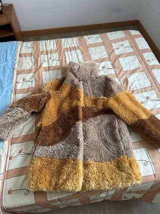 Abrigo Bershka patchwork