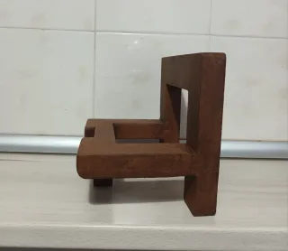 Escultura estilo Chillida