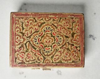 Pitillera antigua latón esmaltado floral