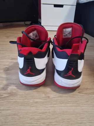 Zapatillas Jordan Stay Loyal 3 Negro Rojo